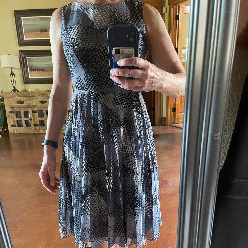 Armani Collezioni size 6 sleeveless midi dress